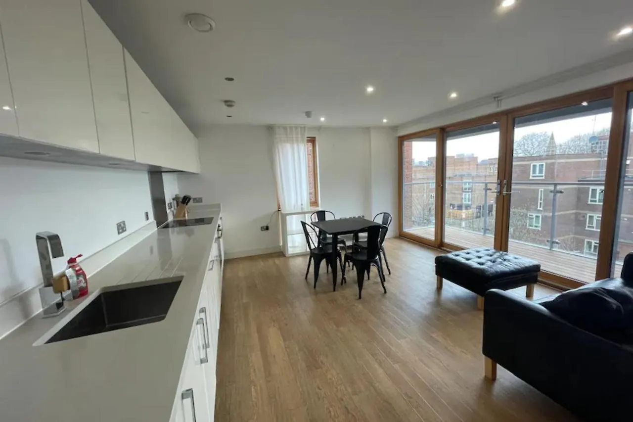 Apartment Peaceful 1Bd Flat With Balcony - Bethnal Green London