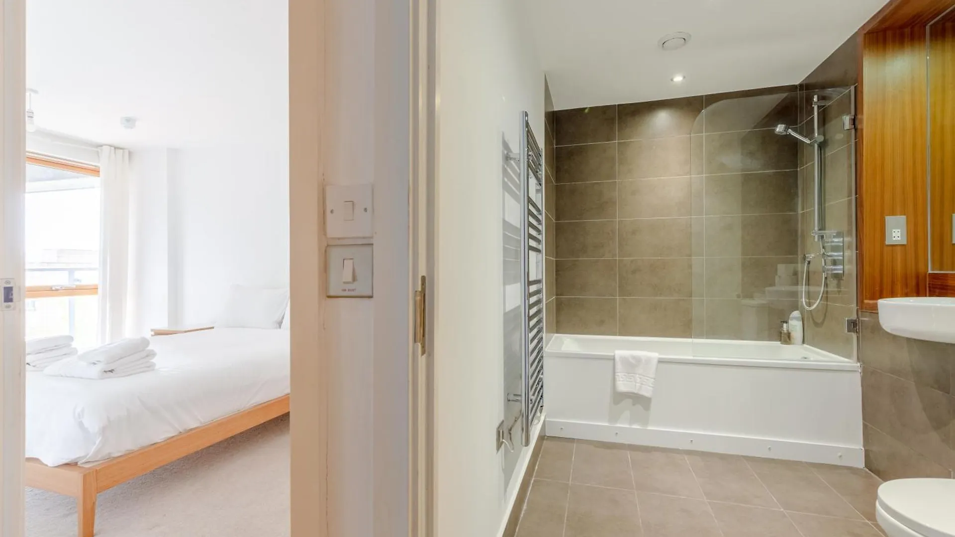 Peaceful 1Bd Flat With Balcony - Bethnal Green London Apartment
