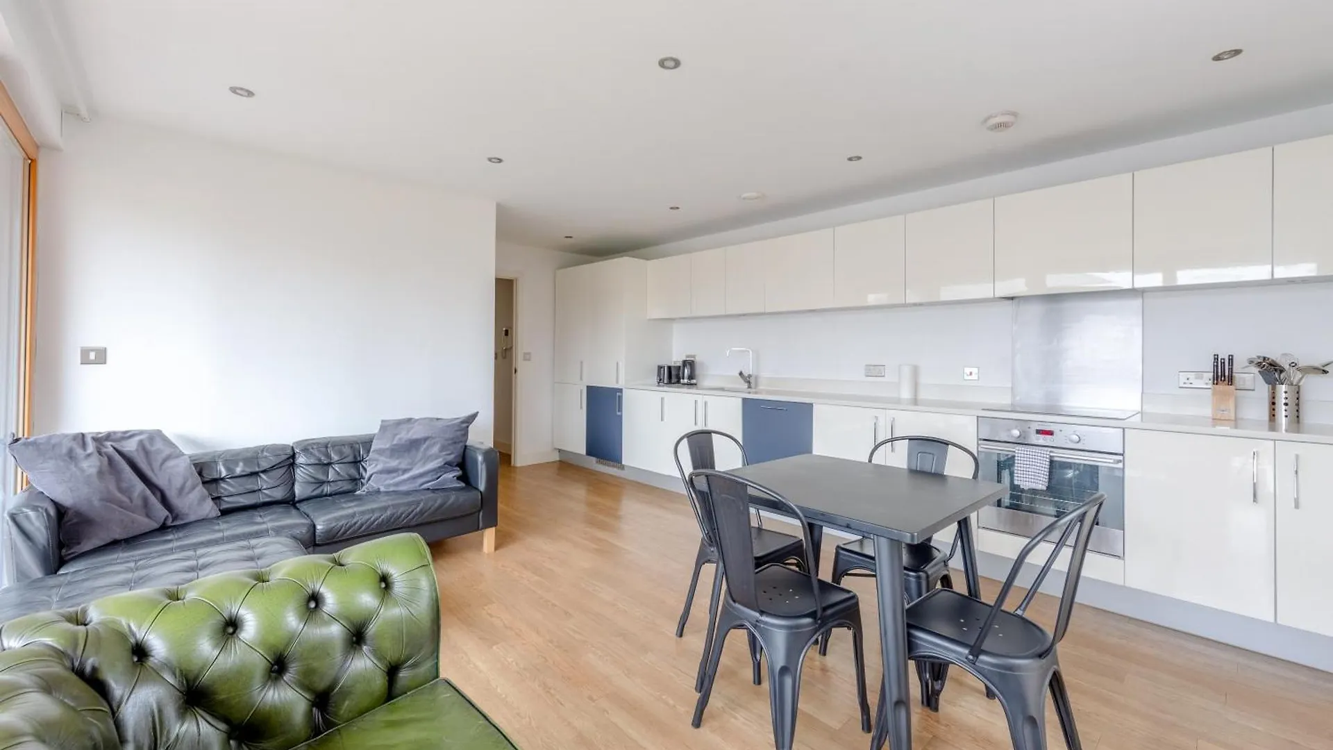 Apartment Peaceful 1Bd Flat With Balcony - Bethnal Green London