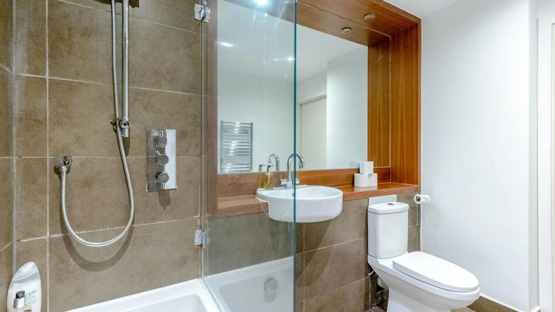 Peaceful 1Bd Flat With Balcony - Bethnal Green London 0*,
